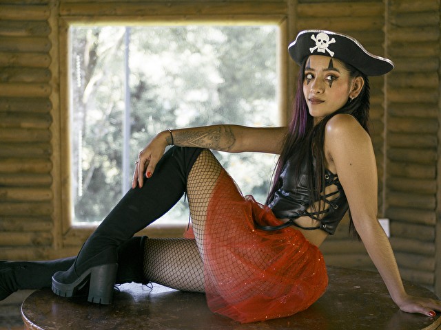 alexaAddams's profile - Image n°2
