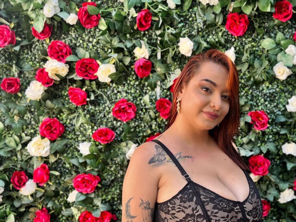 alexahall's profile - Image n°1