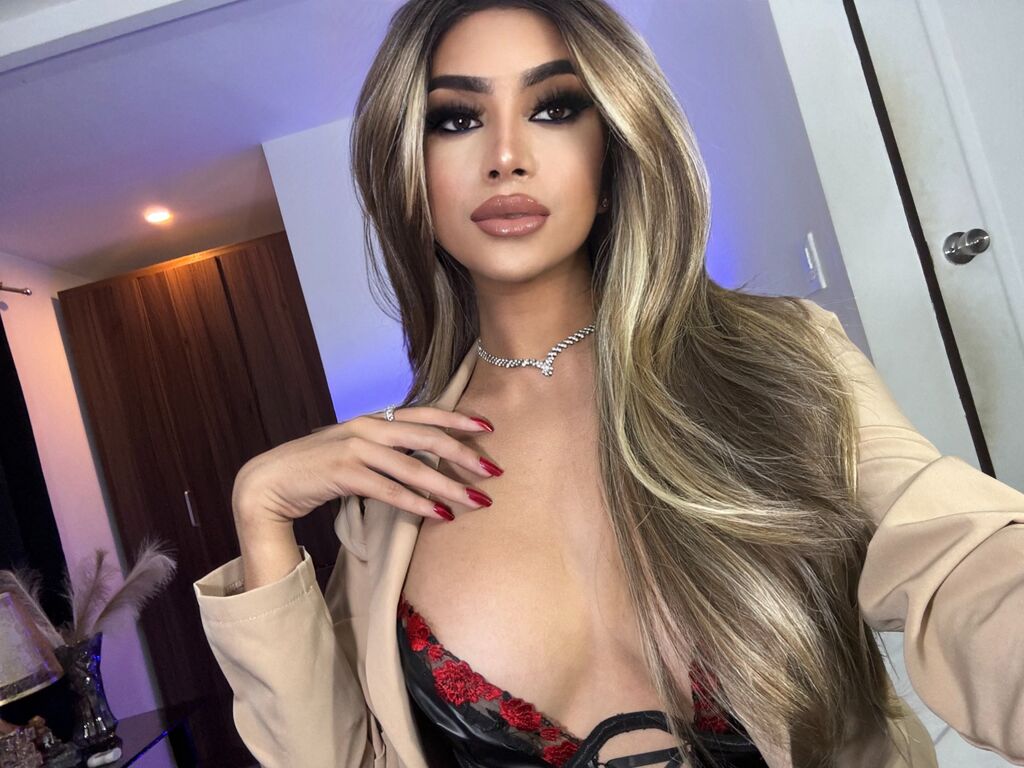 AlexaKhalifa's profile - Image n°3