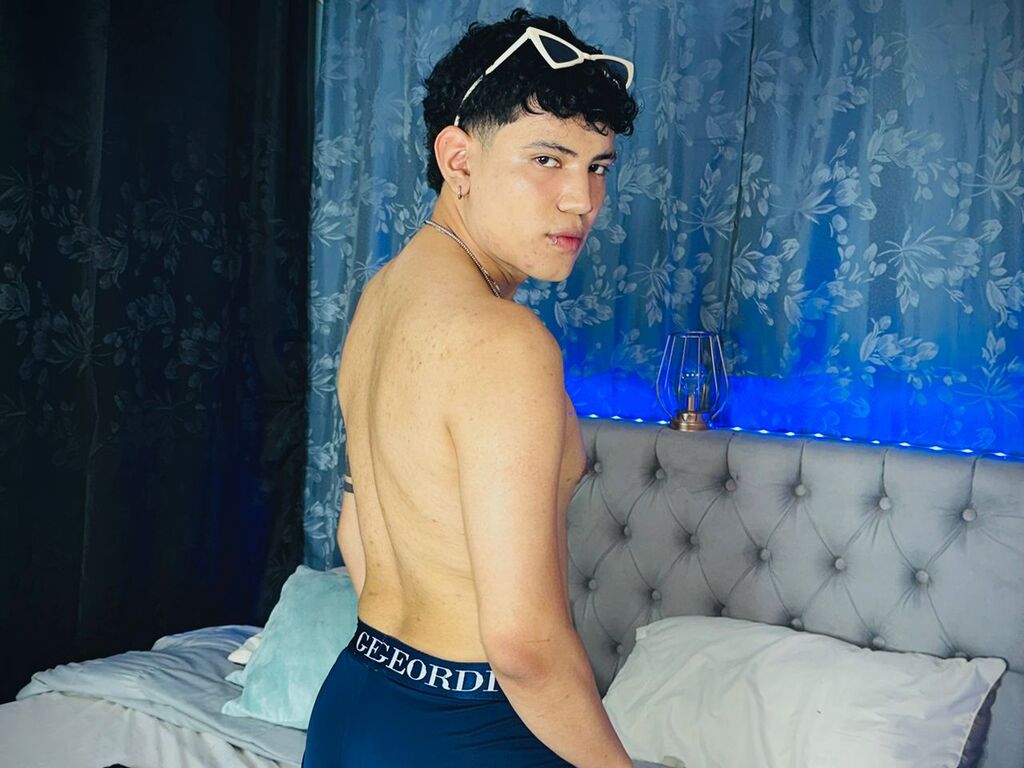 Alexanderramirez's profile - Image n°0