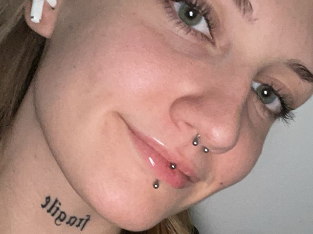 AlexaBoobs's profile - Image n°2