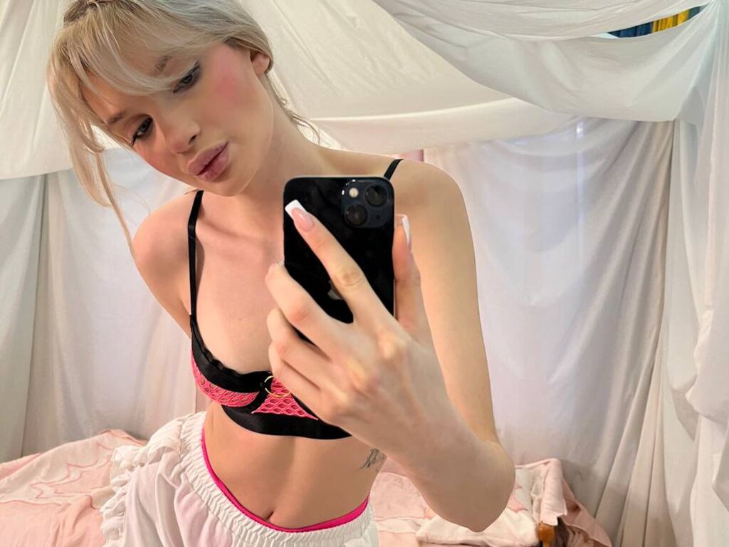 Profil de Alexastormy - Photo n°0