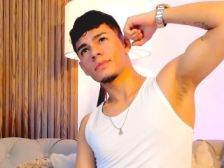 Sexo por webcam con Alexhottie