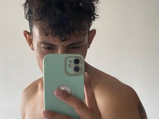 Alexxander21's Sexcam