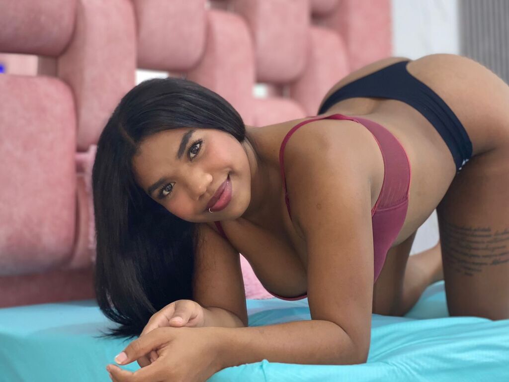 Aliciahiltom's profile - Image n°0