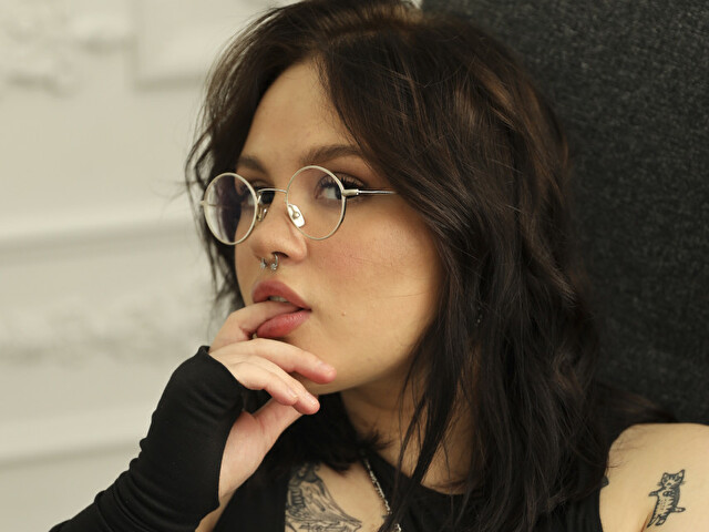 AliciaLewis's profile - Image n°0
