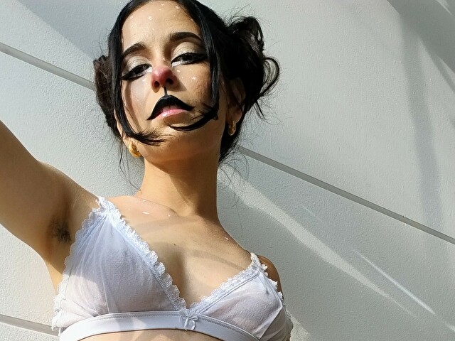 AlieJones's profile - Image n°3