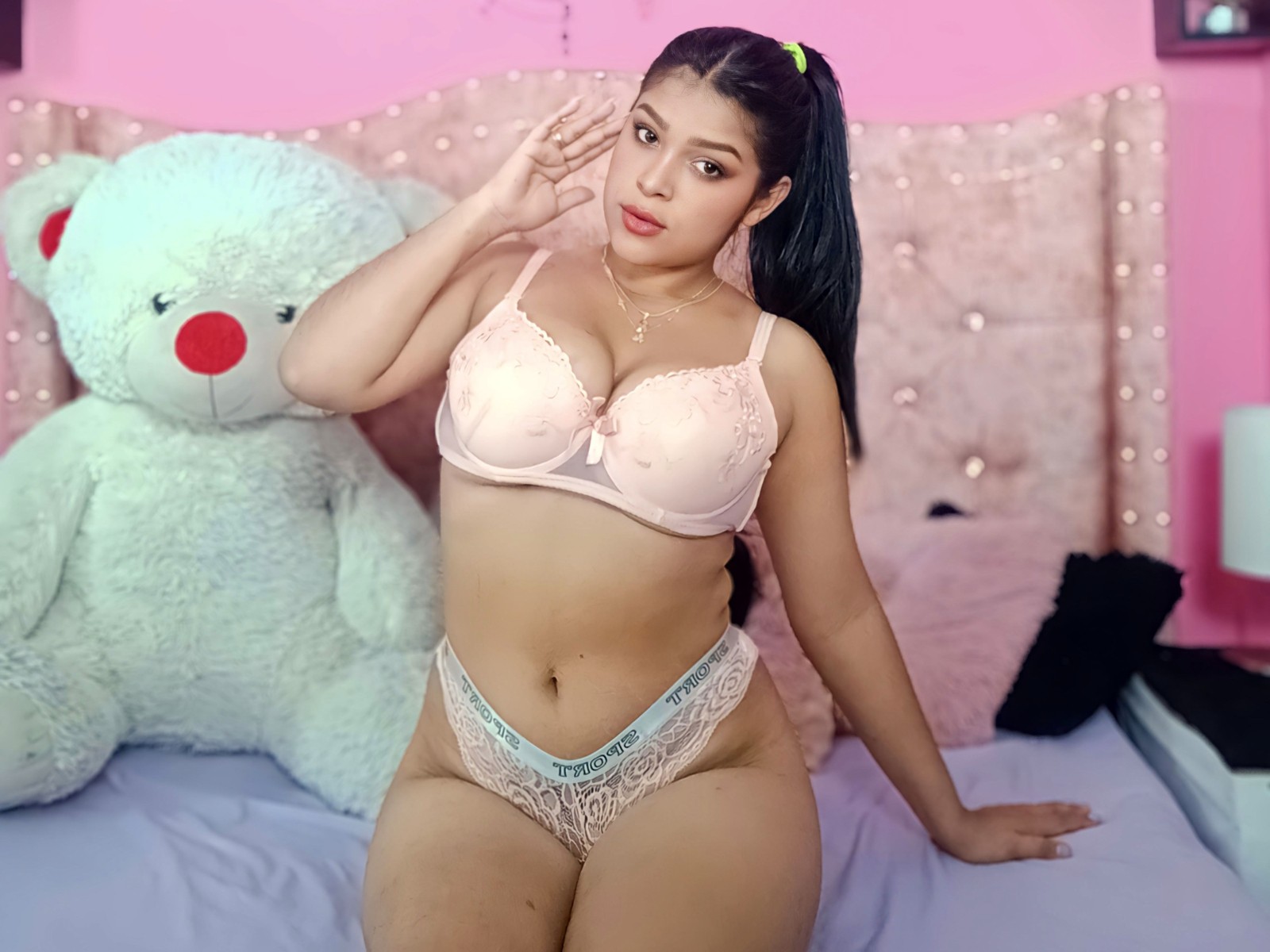 Aliicejhonson's profile - Image n°2