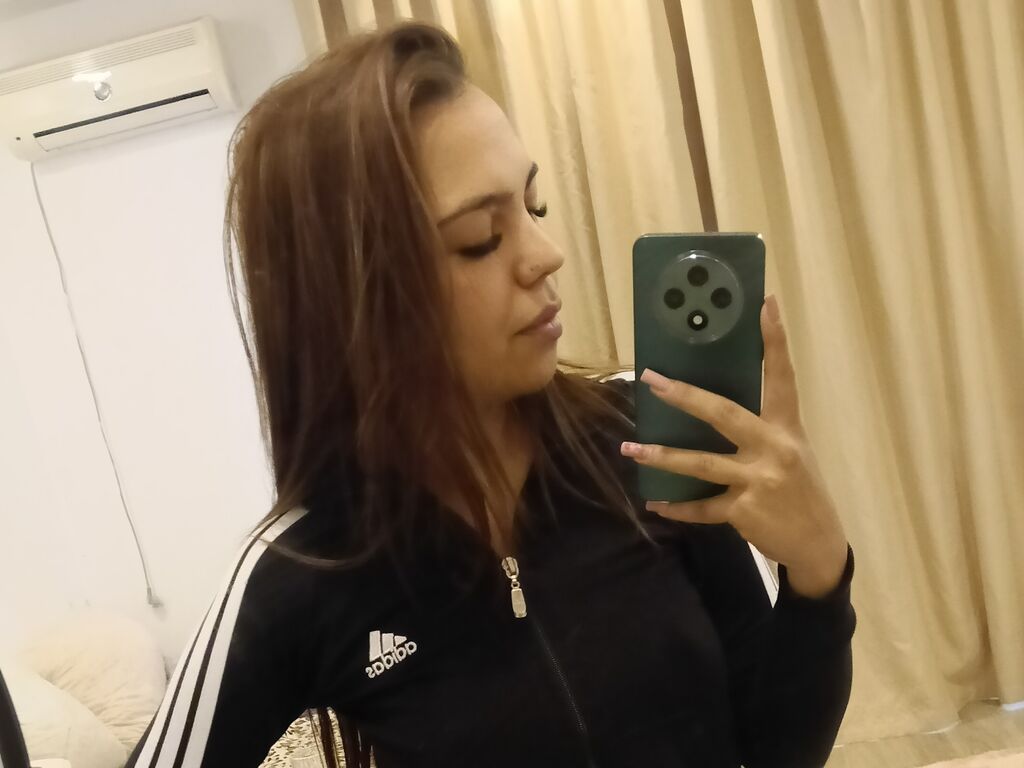 Alinayvette's profile - Image n°0