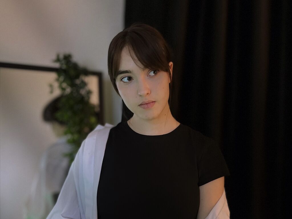 Alisaposh's profile - Image n°0