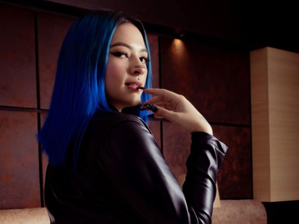 Alisscollins's profile - Image n°1