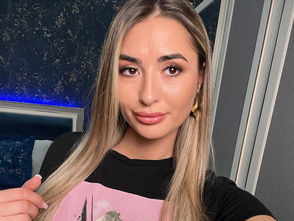 Allisonhope's profile - Image n°1