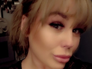 Webcam sex met Allyoureyesonme