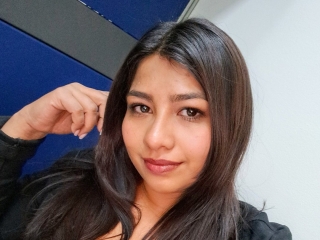 Webcam sex with Almaluna