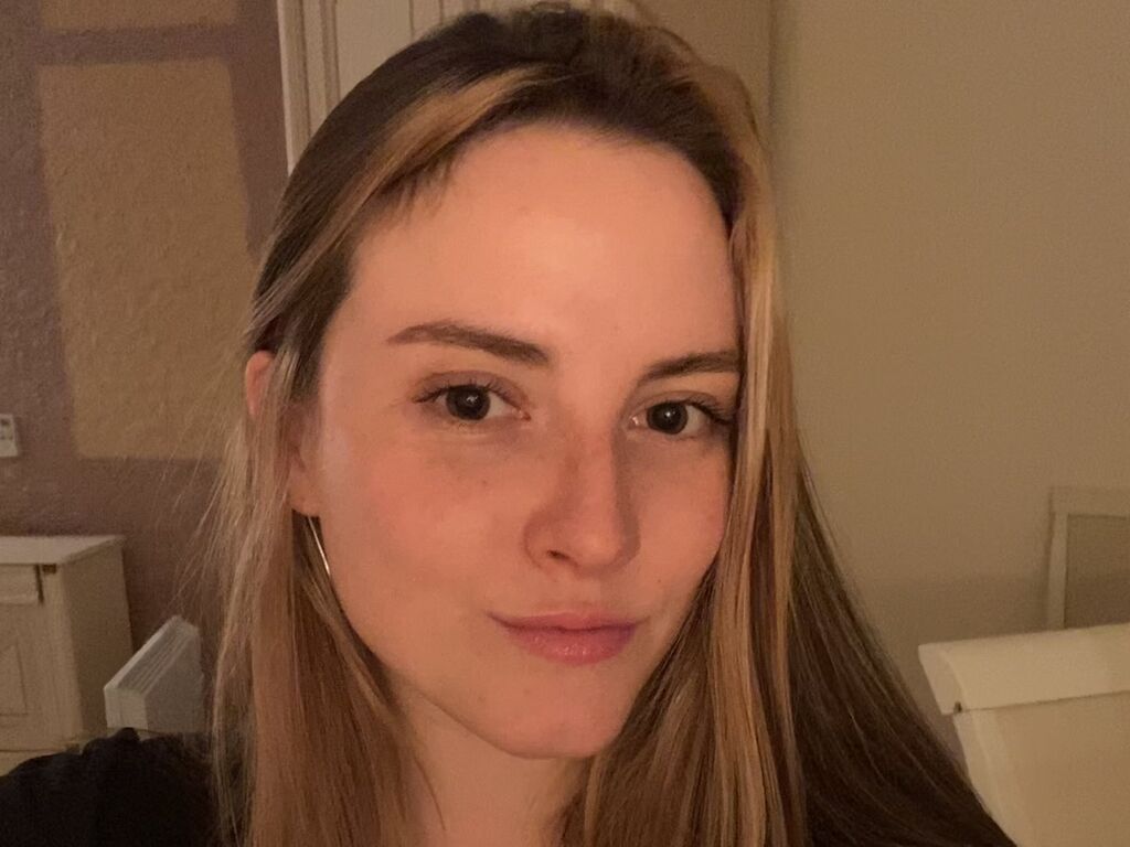 Alodiecantrell's profile - Image n°1