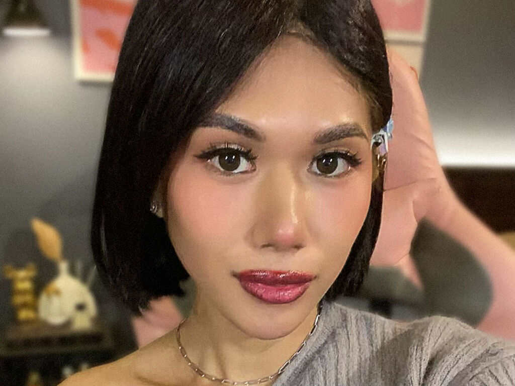 Aloralora's profile - Image n°1