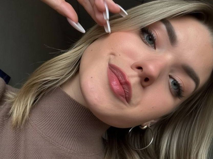 Profil de Alyonaqueenn - Photo n°2