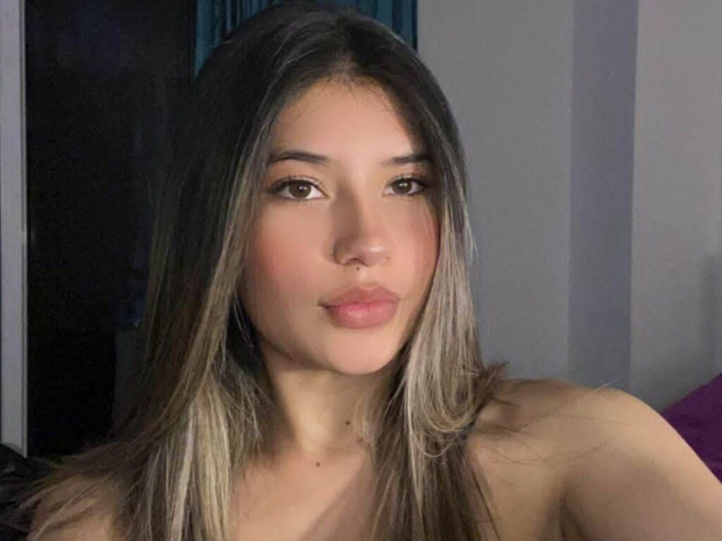 Ambercabrales's profile - Image n°0