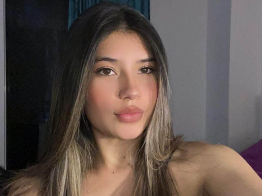 Ambercorona's profile - Image n°0