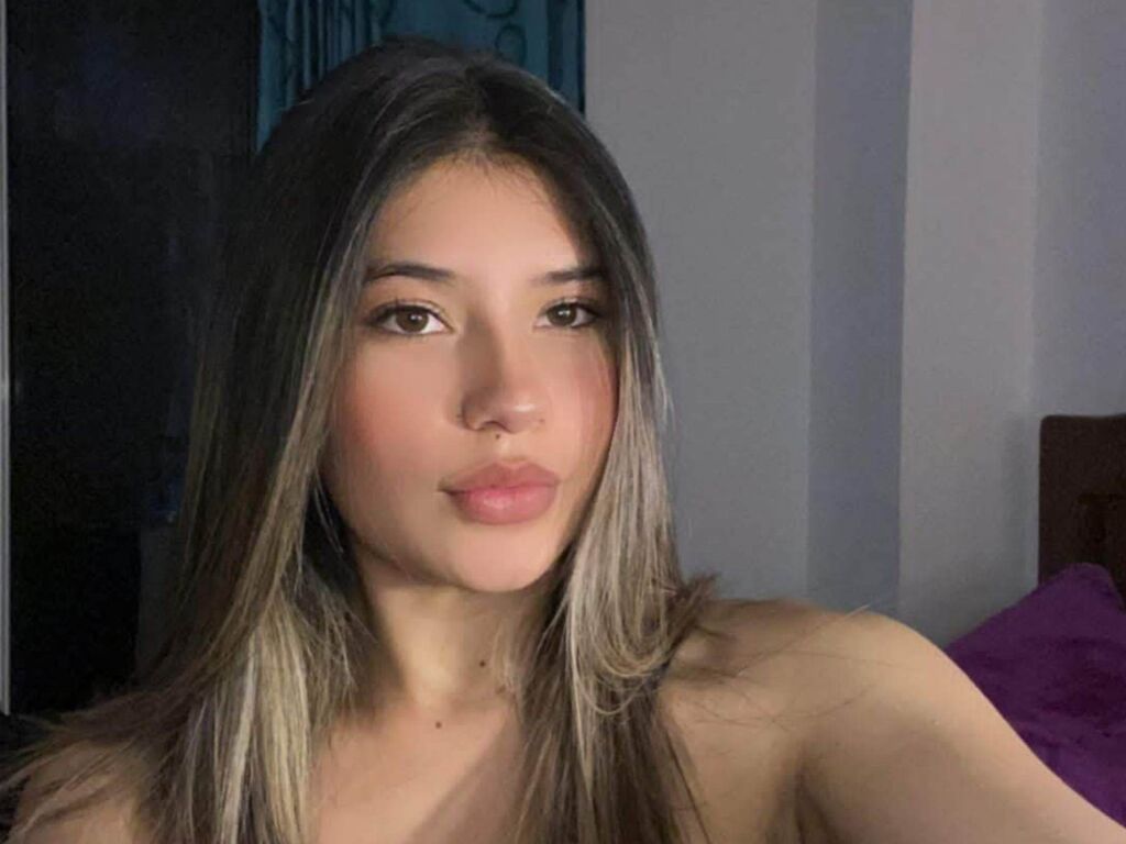 Amberdennis's profile - Image n°0