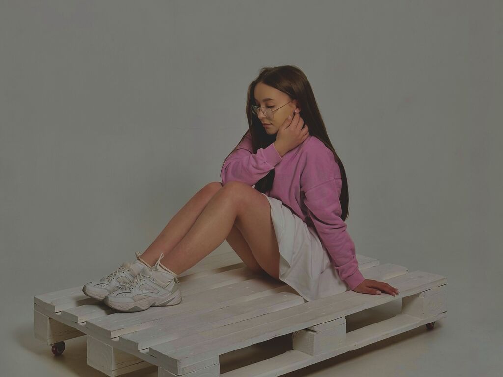 AmeliaBarnes's profile - Image n°4