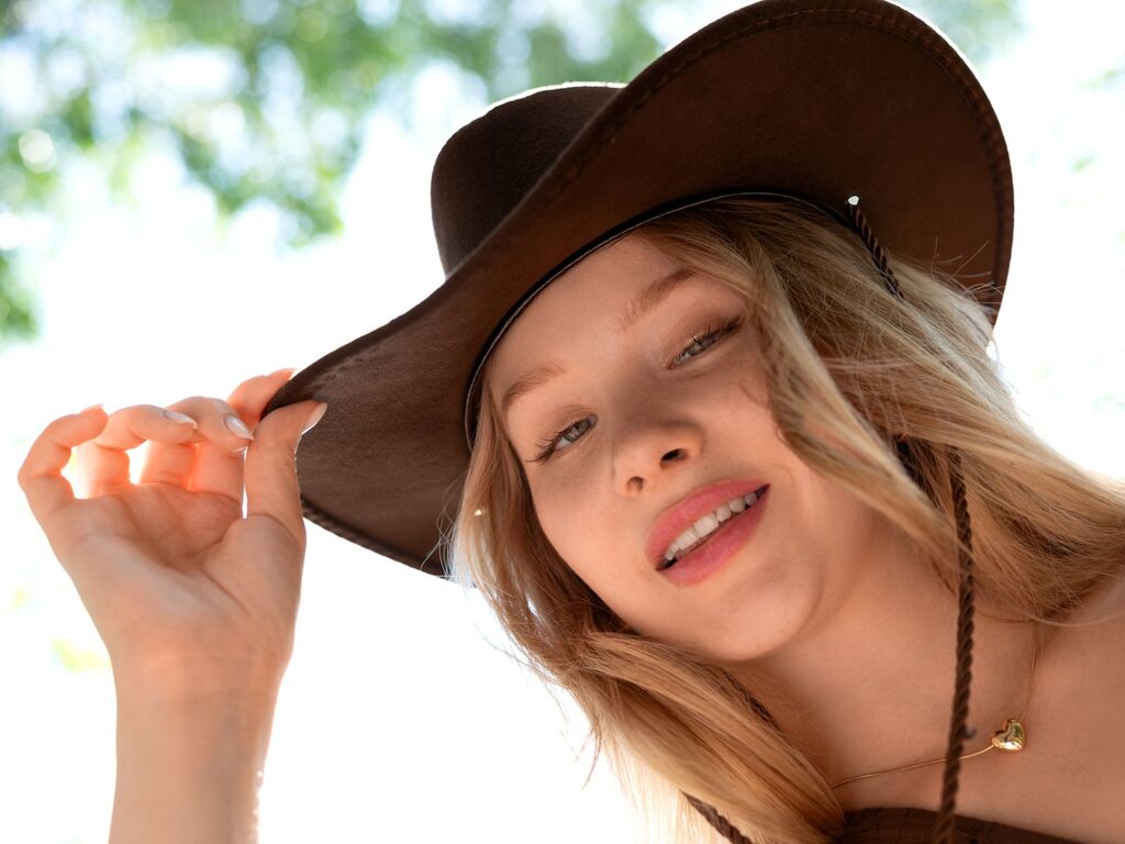 Ameliacurtis's profile - Image n°1