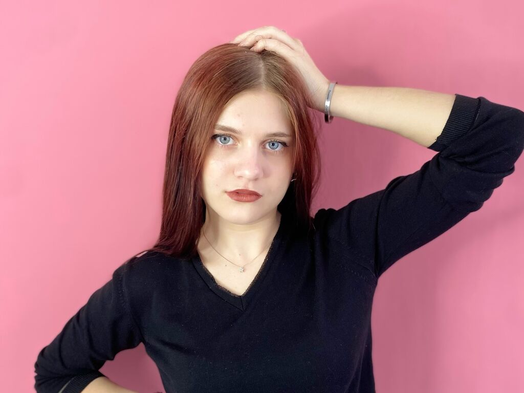 Ameliahelml's profile - Image n°0