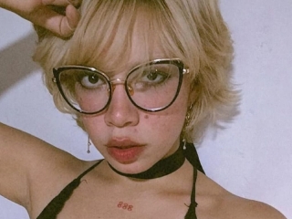 Webcam sex with Ameliemari