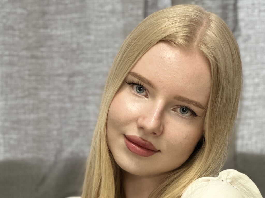 Amyhallis's profile - Image n°0