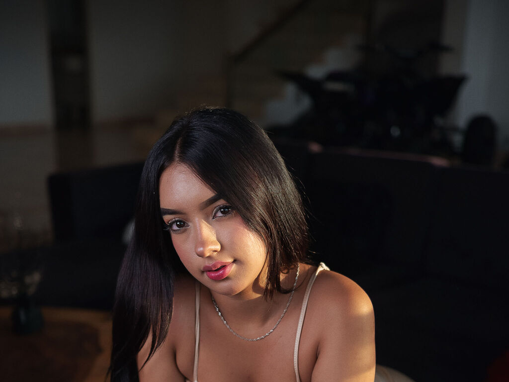 Amyhenao's profile - Image n°1