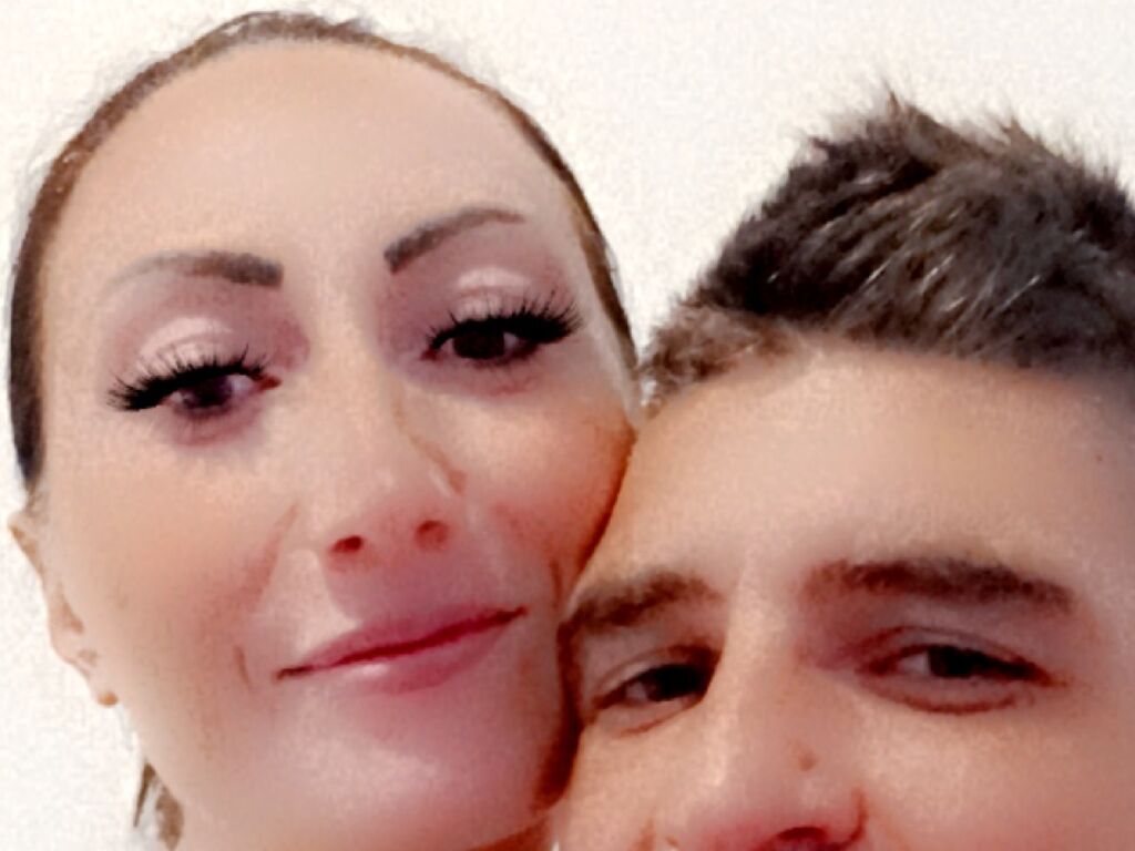 Andrewchloe's profile - Image n°0