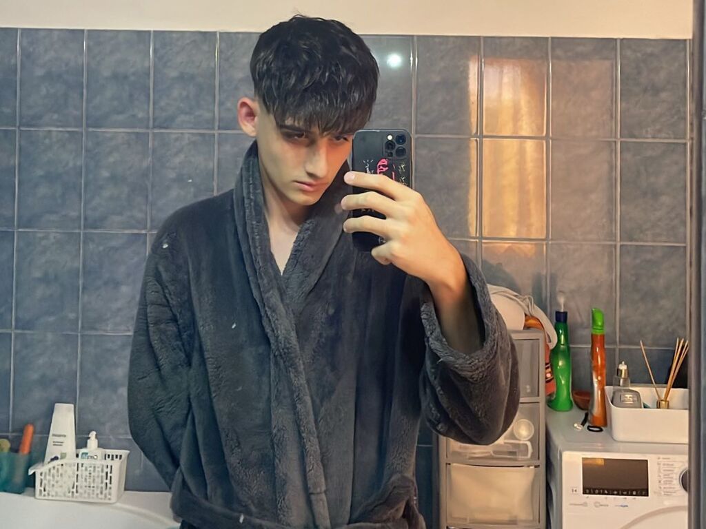 Andrewlyam's profile - Image n°0