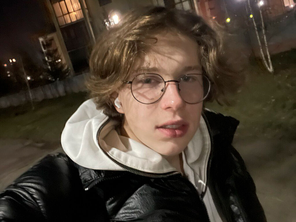 Andrewsweety's profile - Image n°4
