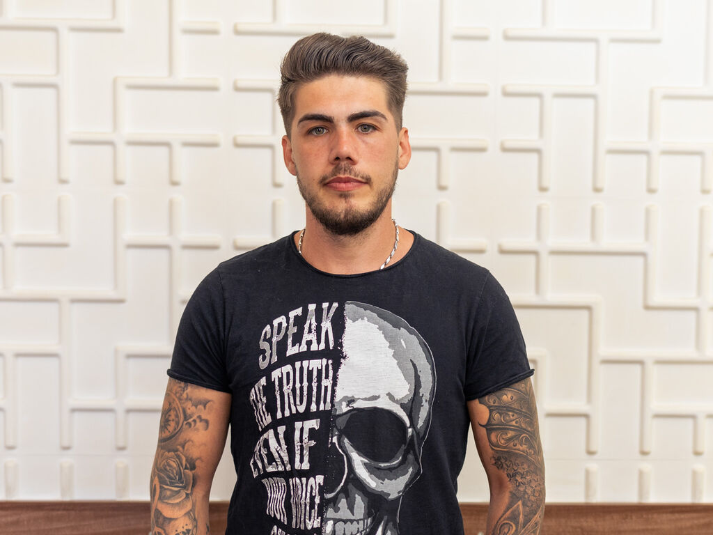 Andrewwaylon's profile - Image n°0