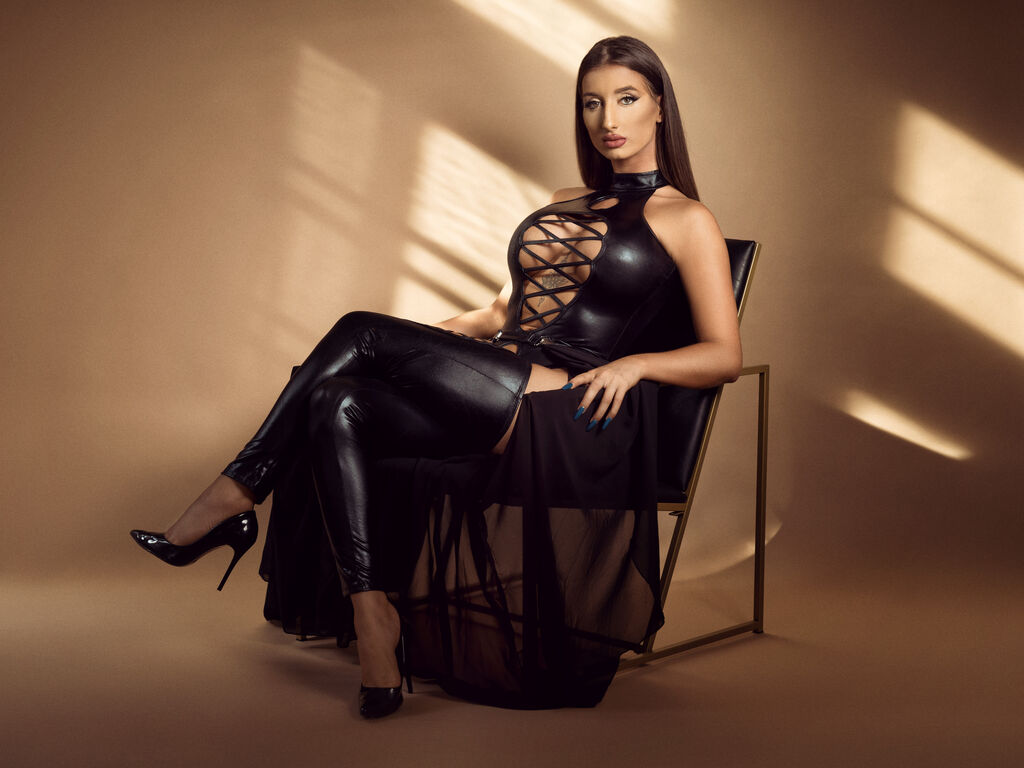 AngelaDevlin' profilo - Immagine n°14