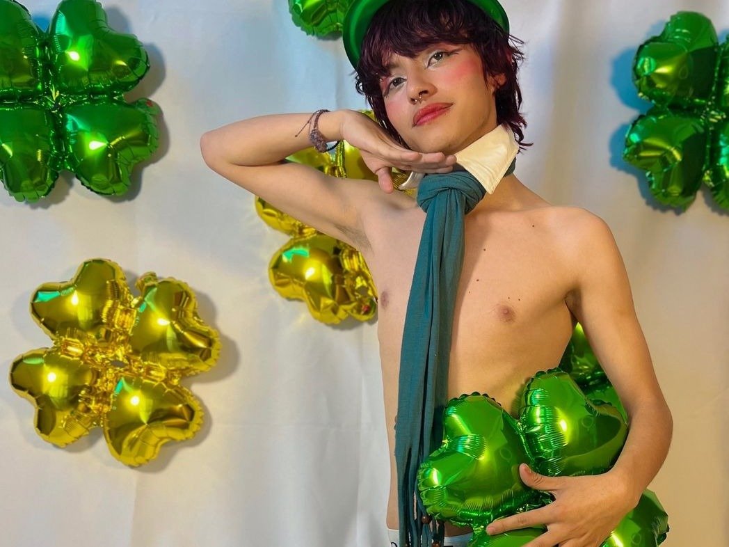 Angeladrien's profile - Image n°0