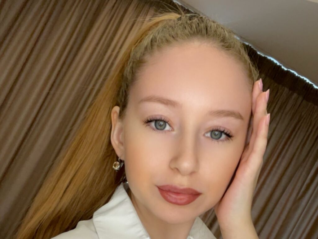 Angelahouston's profile - Image n°0