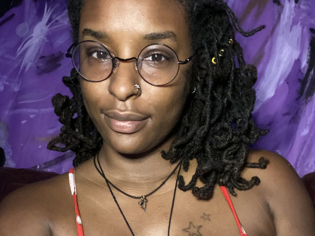 AngelaSolo's profile - Image n°1