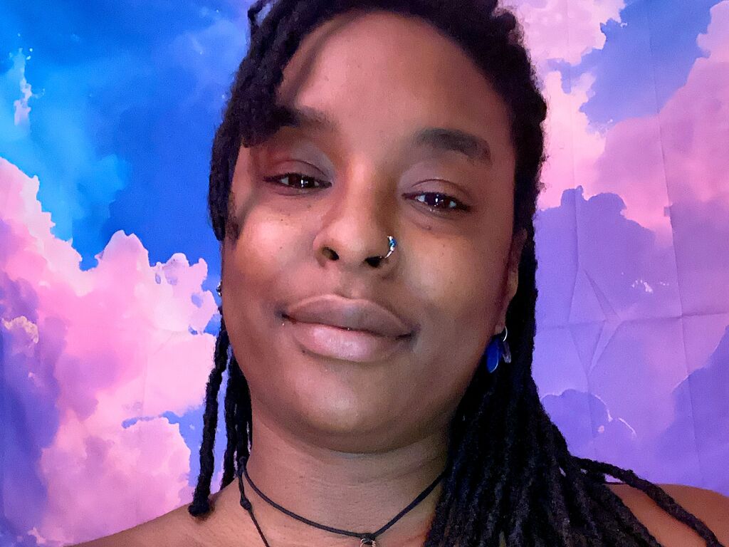 AngelaSolo's profile - Image n°0