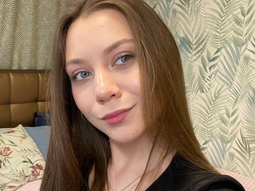 Angelawaltons's profile - Image n°2