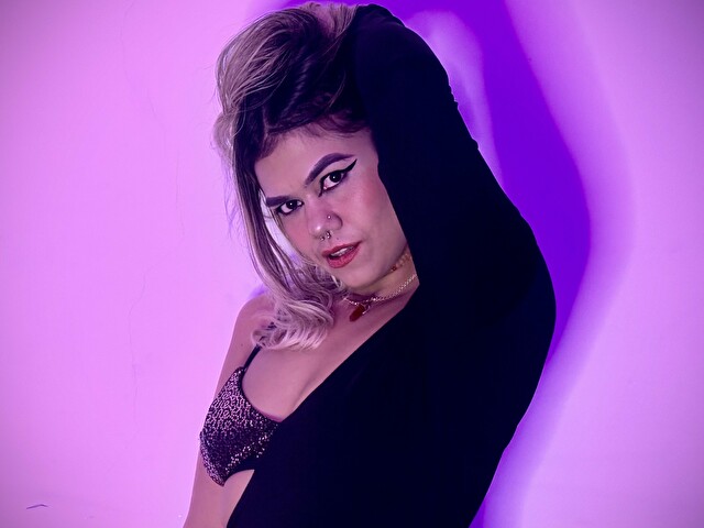 Angelinad's profile - Image n°72