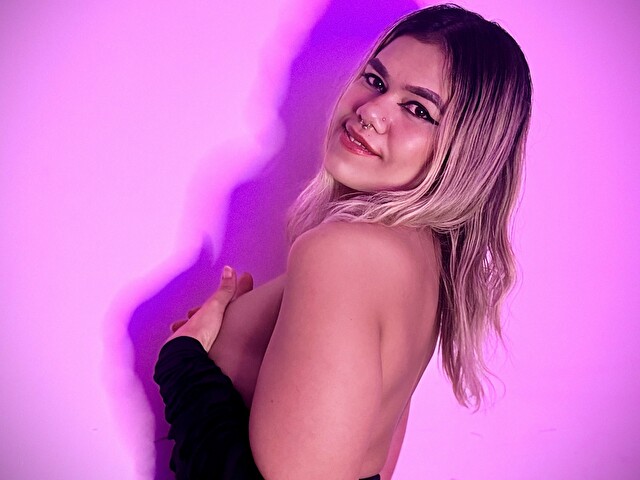 Angelinad's profile - Image n°79