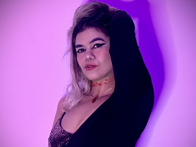 Angelinad's profile - Image n°1