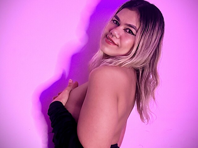 Angelinad's profile - Image n°26