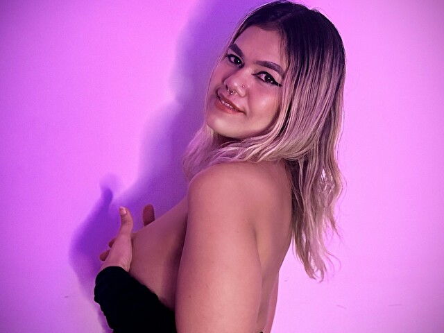 Angelinad's profile - Image n°65