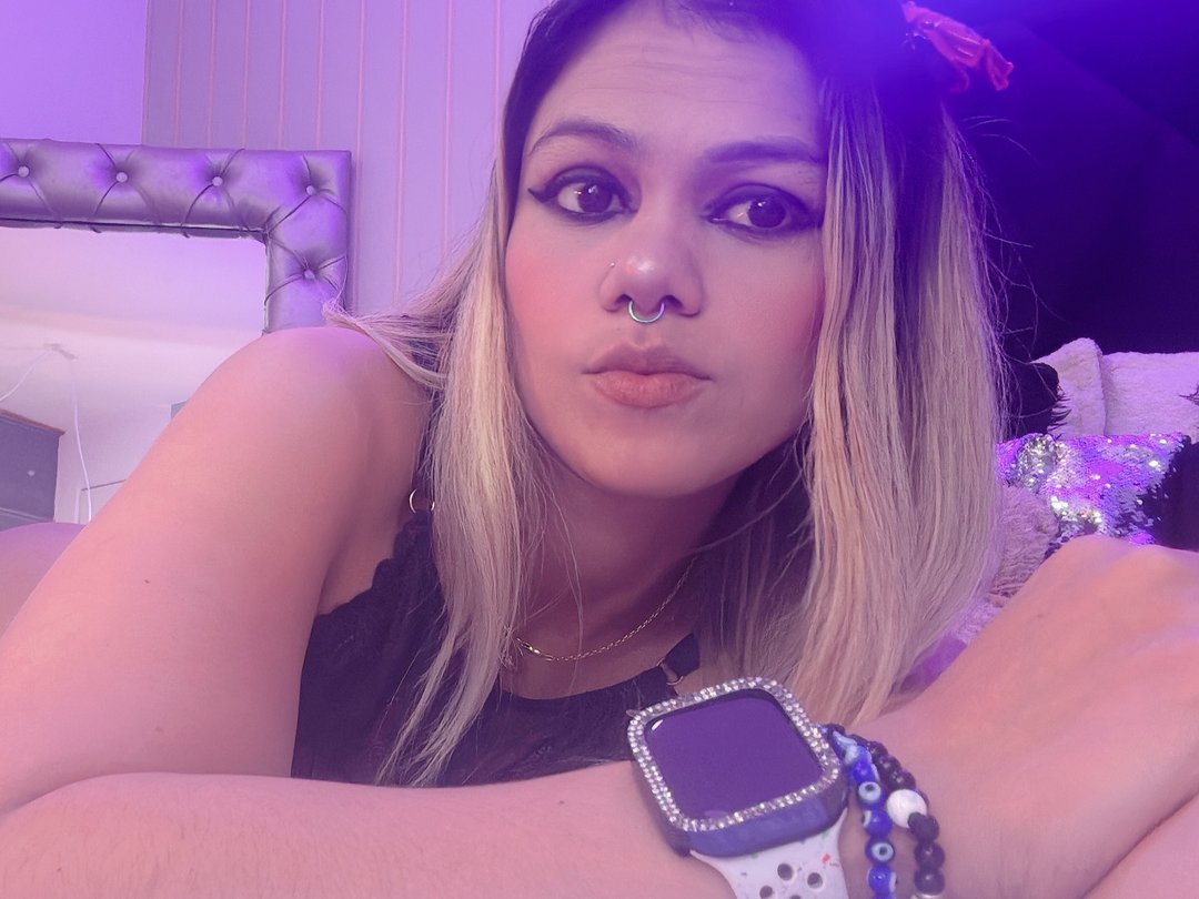 Angelinadustin's profile - Image n°1