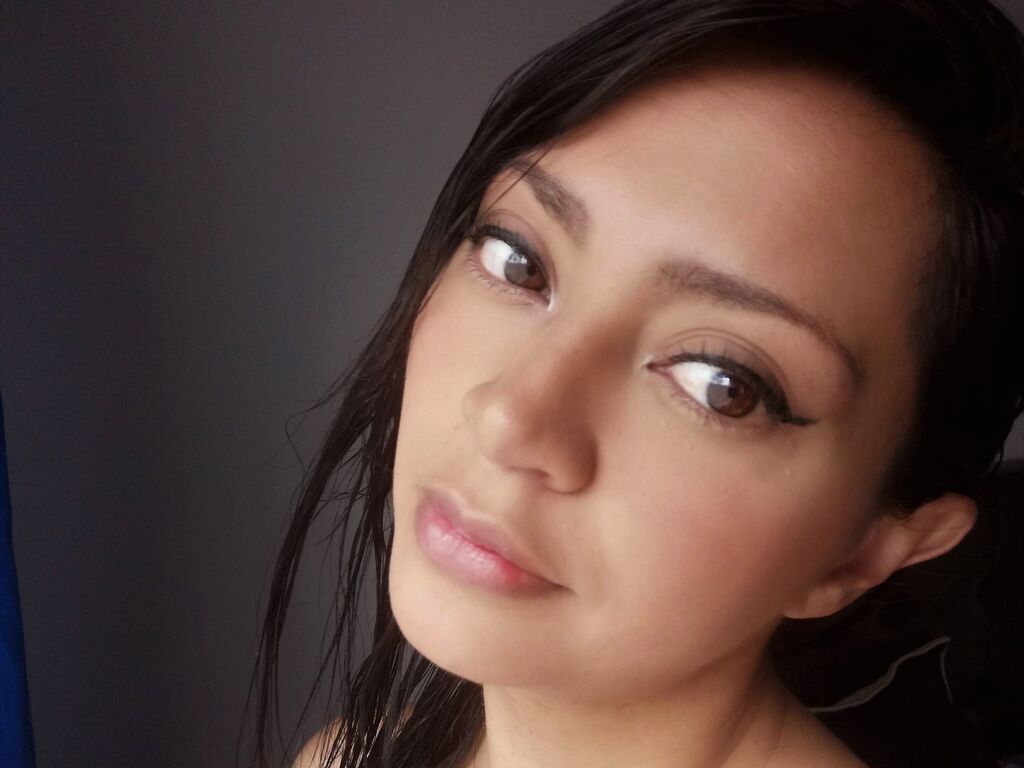 Perfil con Angelineadams - Imagen  n°2