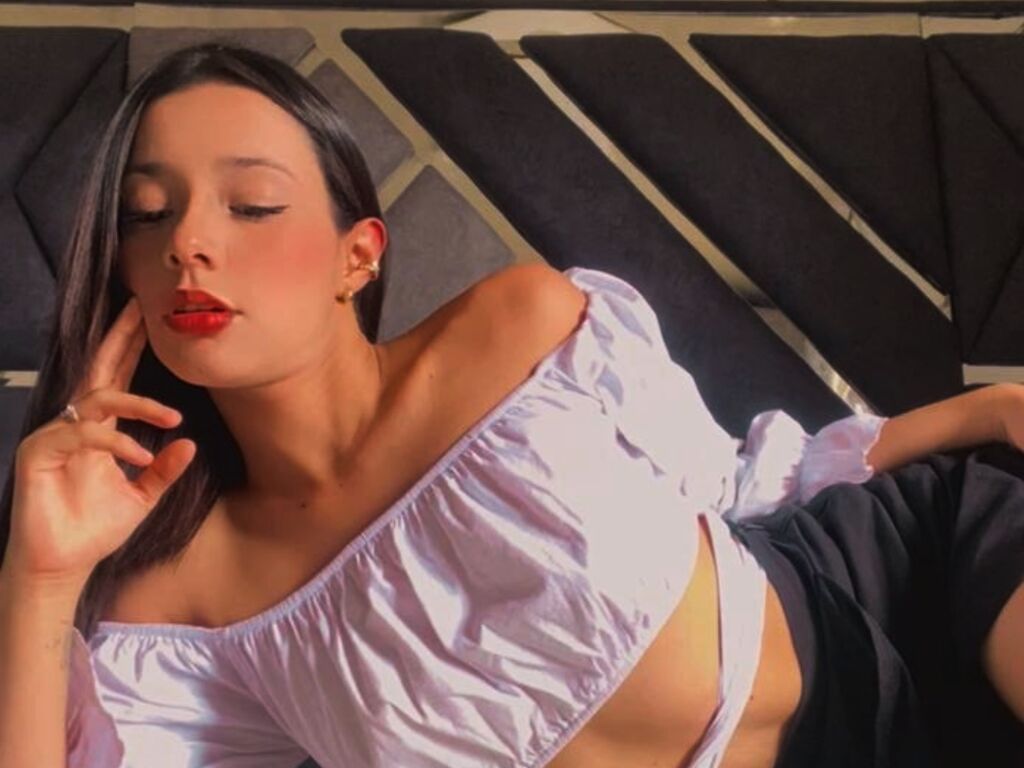 Angelinedavon's profile - Image n°1
