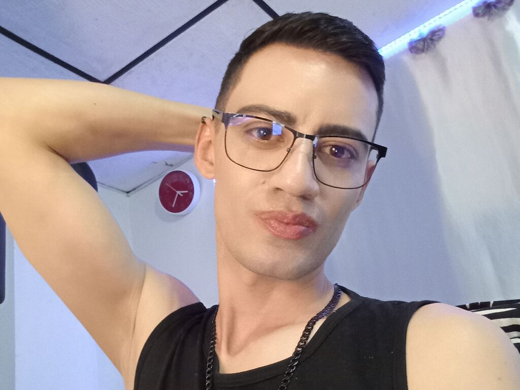 Angelitoguerra's profile - Image n°2
