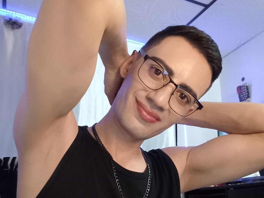 Angelitoguerra's profile - Image n°1